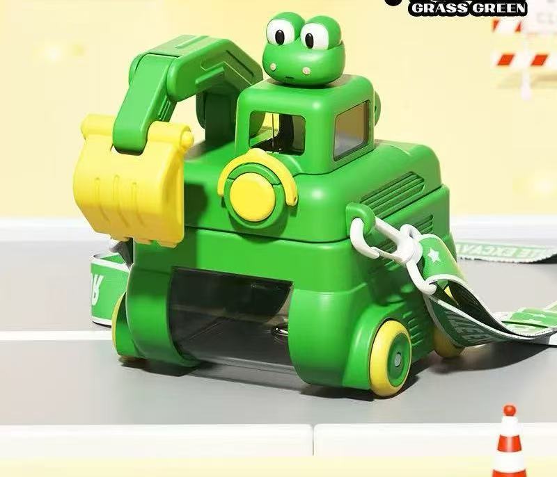 Söt vattenflaska i tecknad leksaksstil med praktisk bärrem